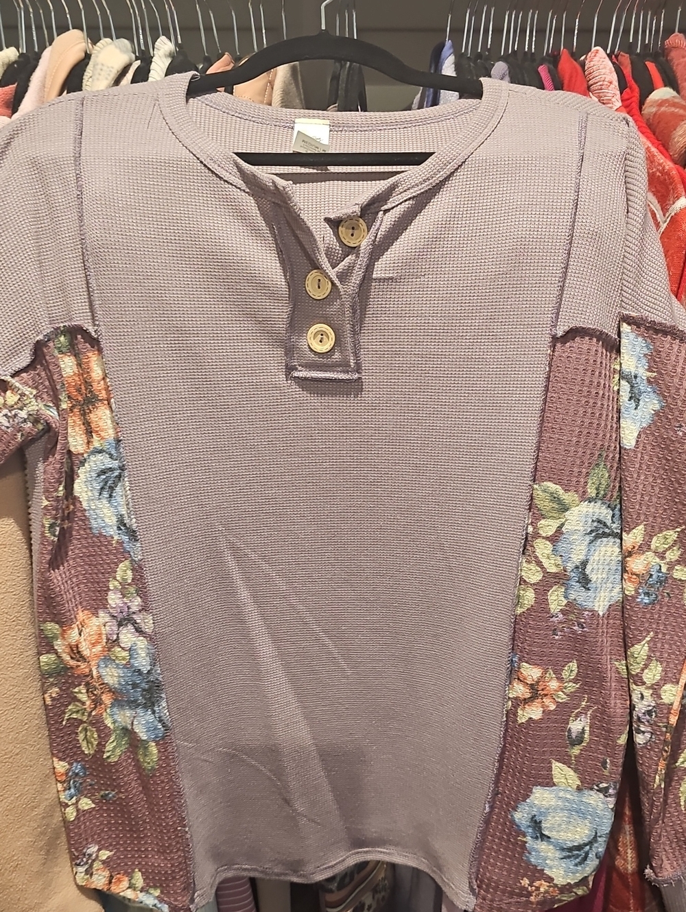 7th Ray Mauve Waffle-Knit Henley with Floral Sleeve Panels